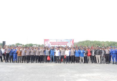 Polres Lamongan Gelar Apel Nelayan Kamtibmas, Perkuat Sinergi Jaga Kondusifitas Wilayah Pesisir Polres Lamongan Gelar Apel Nelayan Kamtibmas, Perkuat Sinergi Jaga Kondusifitas Wilayah Pesisir