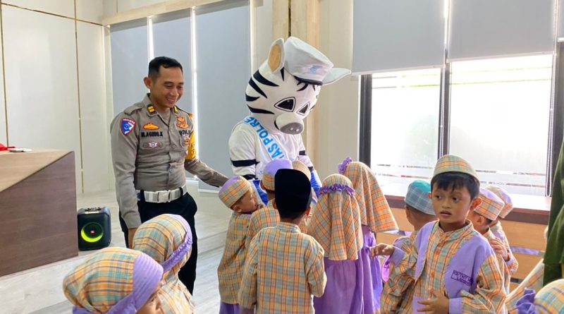 Ops Keselamatan Semeru 2026 Polres Lamongan Gencarkan Sosialisasi Lewat Radio dan Polisi Sahabat Anak