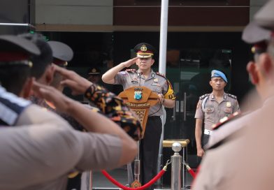 36 Tahun Tanpa Cacat! AKBP Totok Wijanarko Naik Pangkat Sekaligus Polres Lamongan Beri Penghargaan untuk Anggota dan Warga Berprestasi 36 Tahun Tanpa Cacat! AKBP Totok Wijanarko Naik Pangkat Sekaligus Polres Lamongan Beri Penghargaan untuk Anggota dan Warga Berprestasi