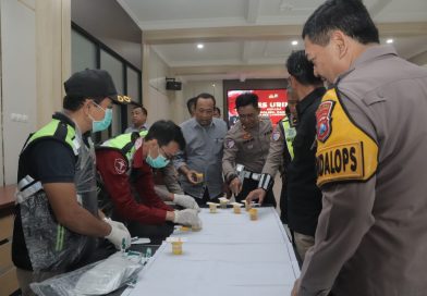 Pencegahan Penyalahgunaan Narkoba Anggota Polri, Polres Lamongan Gelar Tes Urin Mendadak Pejabat dan Kapolsek Pencegahan Penyalahgunaan Narkoba Anggota Polri, Polres Lamongan Gelar Tes Urin Mendadak Pejabat dan Kapolsek