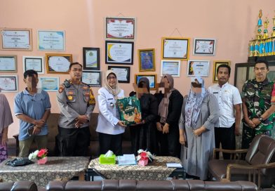 Kapolsek Brondong Inisiasi Mediasi, Permasalahan Ny Mon yang Viral di Medsos Berakhir Damai