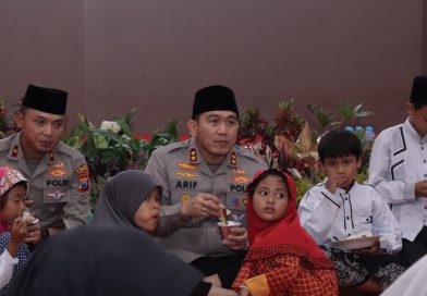 Kapolres Lamongan dan Ketua Bhayangkari Buka Puasa Bersama Anak Panti Asuhan Al-Kahfi, Pererat Kepedulian di Bulan Ramadhan