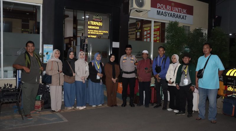 Polres Lamongan Sambut Pemudik Program SeruNU Mudik Gratis Kolaborasi PBNU dan Kapolri