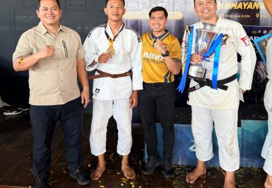 Keren! Polisi Lamongan Taklukkan Lawan-Lawannya, Bripda Rizqy Raih Juara 1 Judo Piala Kapolda Jatim 2026 Keren! Polisi Lamongan Taklukkan Lawan-Lawannya, Bripda Rizqy Raih Juara 1 Judo Piala Kapolda Jatim 2026