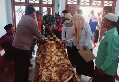 Polsek Sugio Respons Cepat Evakuasi Warga Meninggal Dunia di Area Persawahan Desa German